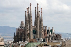 Vista-della-Cattedrale-dalla-Casa-Milà